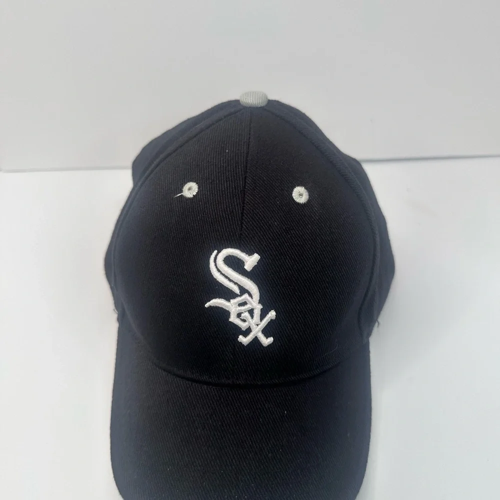 White Sox Black Baseball Cap with White Logo (kids)‎